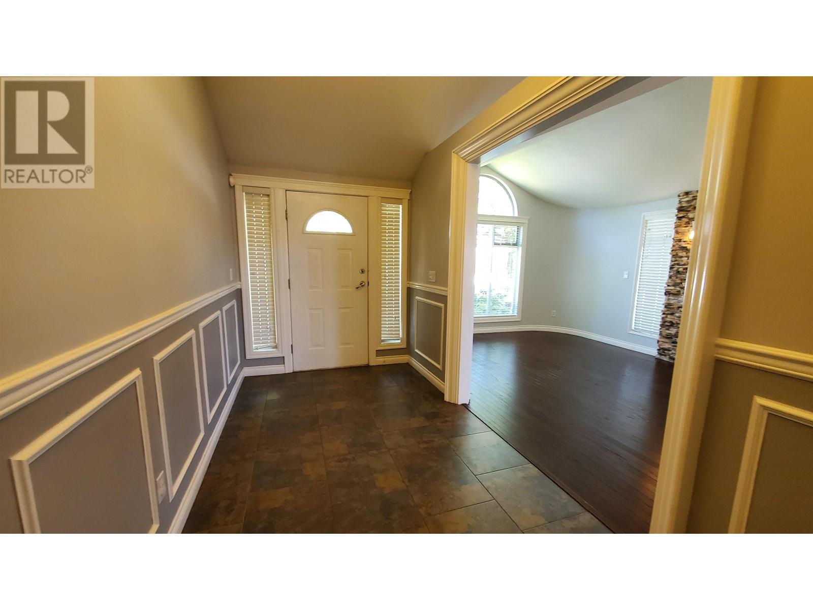 Listing Picture 10 of 31 : 9588 CAPSTAN WAY, Richmond / 烈治文 - 魯藝地產 Yvonne Lu Group - MLS Medallion Club Member