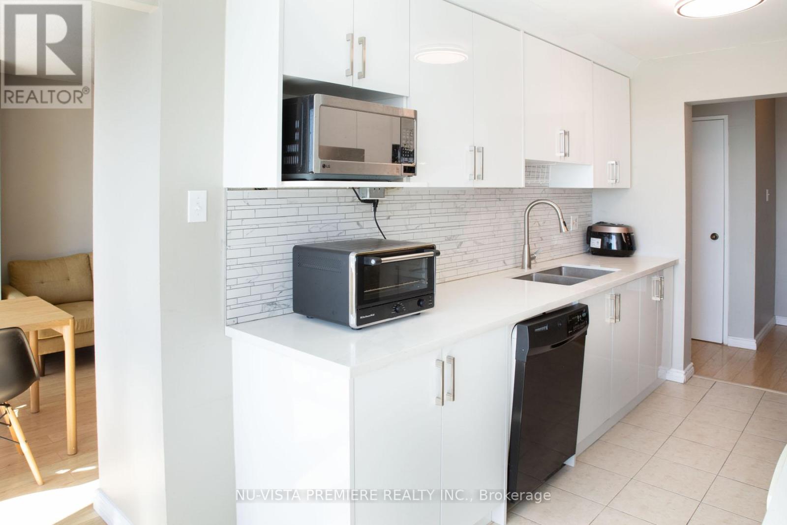809 - 600 Grenfell Drive, London North (North C), Ontario  N5X 2R8 - Photo 10 - X12139999