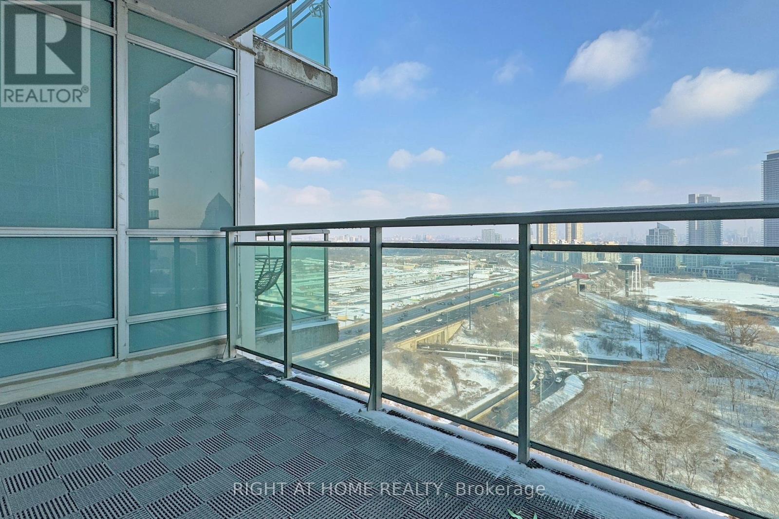 2207 - 185 Legion Road N, Toronto, Ontario  M8Y 0A1 - Photo 8 - W12091965