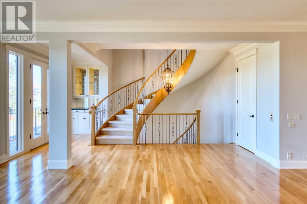 Property at 3812 2 Street SW image 3