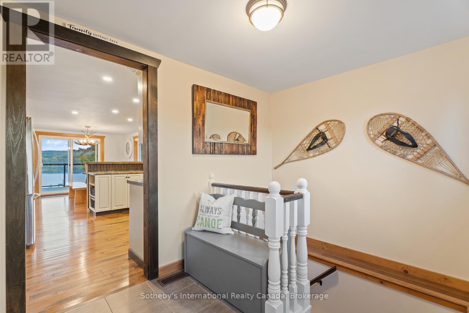 1111 Maplehurst Drive, Lake Of Bays (Franklin), Ontario  P1H 2J6 - Photo 7 - X11917578