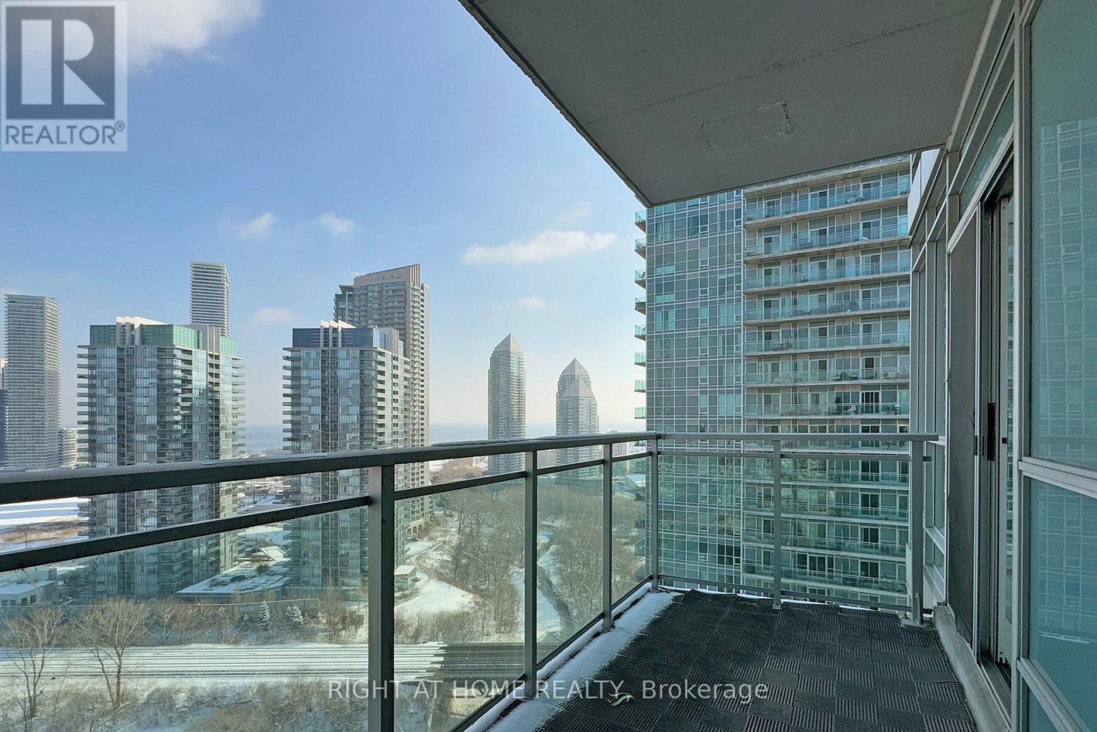 2207 - 185 Legion Road N, Toronto, Ontario  M8Y 0A1 - Photo 7 - W12091965
