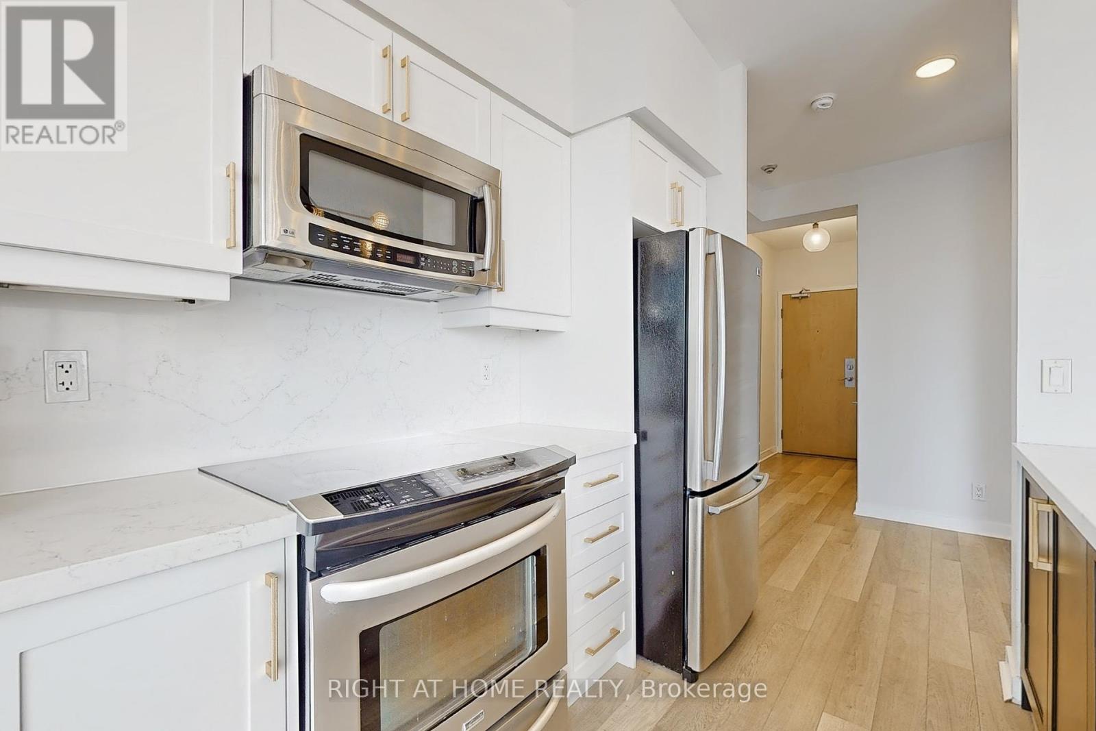 2207 - 185 Legion Road N, Toronto, Ontario  M8Y 0A1 - Photo 21 - W12091965