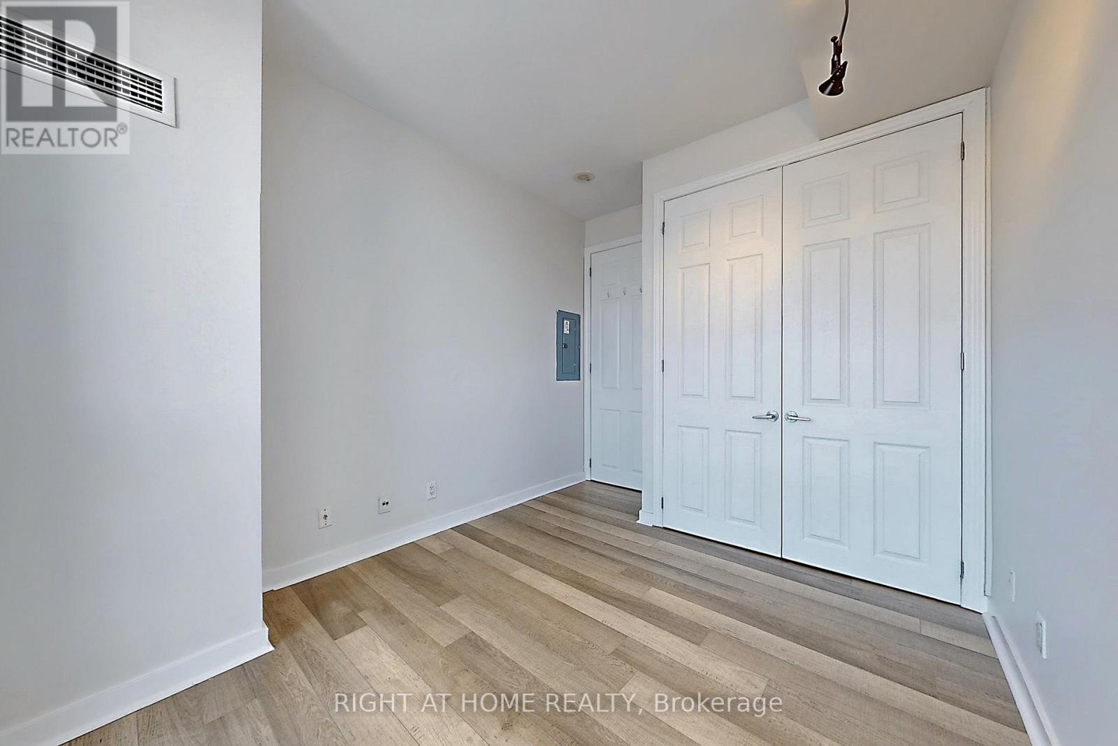2207 - 185 Legion Road N, Toronto, Ontario  M8Y 0A1 - Photo 33 - W12091965