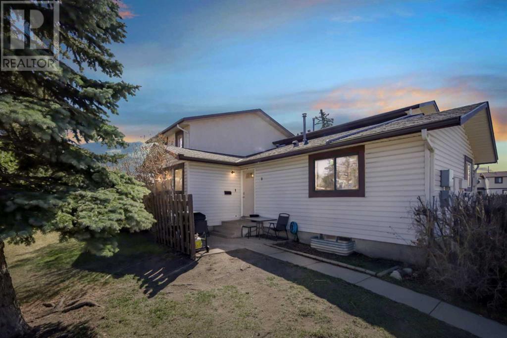 Property at 8, 75 Templemont Way NE image 1