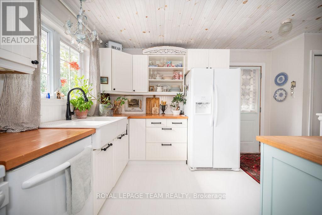 33 Jackpine Street, Madawaska Valley, Ontario  K0J 2J0 - Photo 19 - X12140020