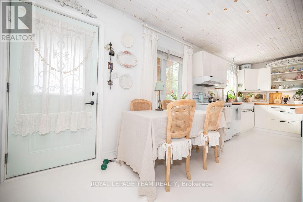 33 Jackpine Street, Madawaska Valley, Ontario  K0J 2J0 - Photo 24 - X12140020