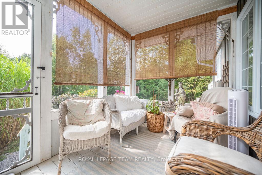 33 Jackpine Street, Madawaska Valley, Ontario  K0J 2J0 - Photo 6 - X12140020