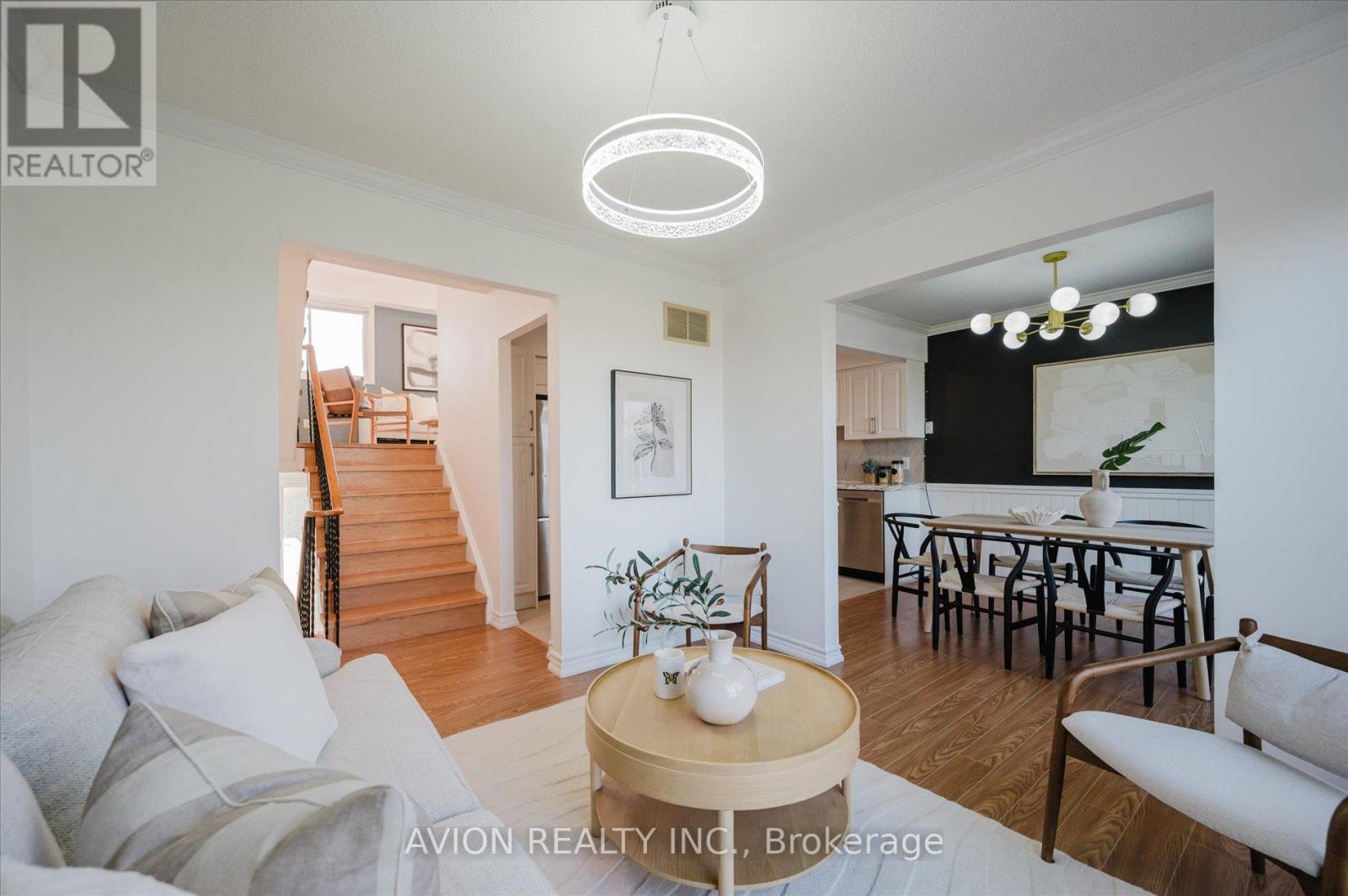 16 Glencoyne Crescent, Toronto, Ontario  M1W 2Z2 - Photo 3 - E12135852