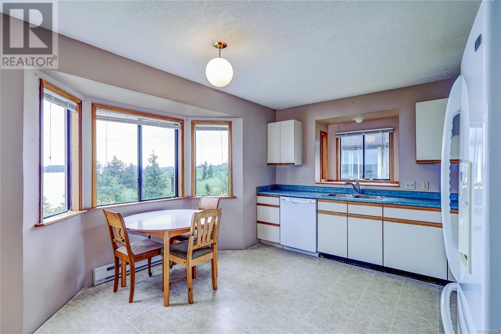 2430 Cardena Cres, Port Mcneill, British Columbia  V0N 2R0 - Photo 10 - 999365