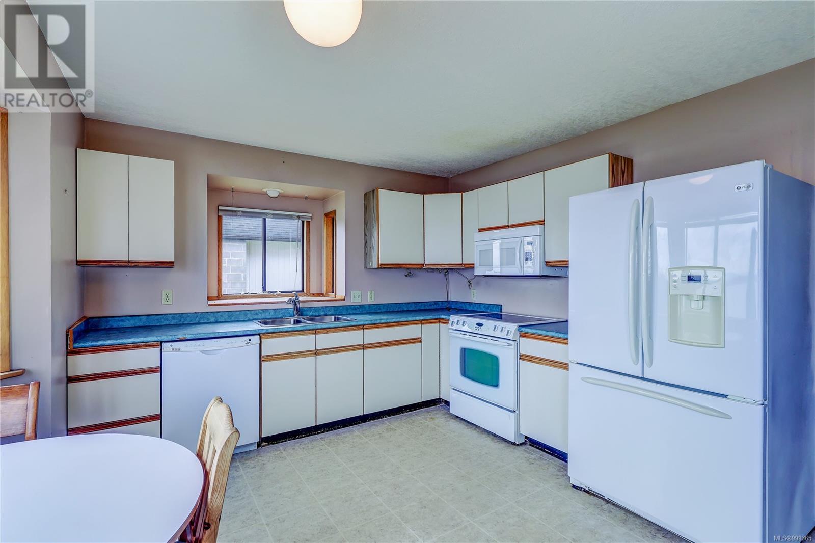 2430 Cardena Cres, Port Mcneill, British Columbia  V0N 2R0 - Photo 11 - 999365