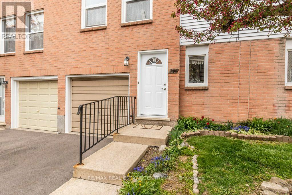 5 - 1255 Upper Gage Avenue, Hamilton, Ontario  L8W 3C7 - Photo 4 - X12140012