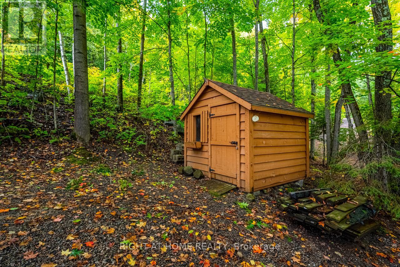 1220 Portage Lake Road, Dysart Et Al, Ontario  K0M 1S0 - Photo 33 - X12140034