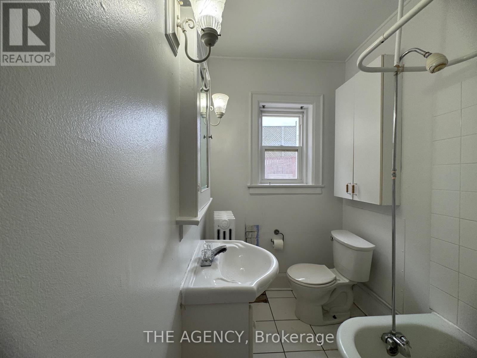 3 - 846 Broadview Avenue, Toronto, Ontario  M4K 2R1 - Photo 5 - E12140038