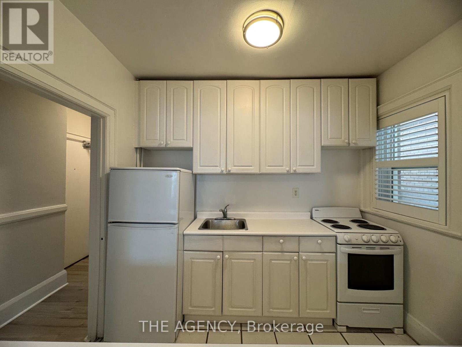 2 - 846 Broadview Avenue, Toronto, Ontario  M4K 2R1 - Photo 3 - E12140040