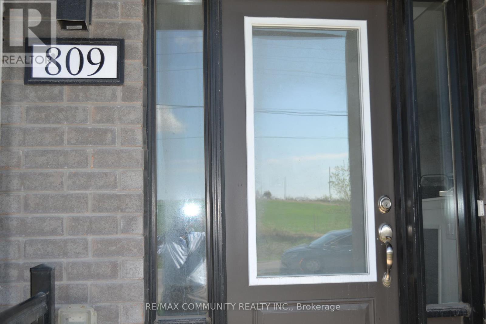 809 CONLIN RD ROAD E, Oshawa, Ontario