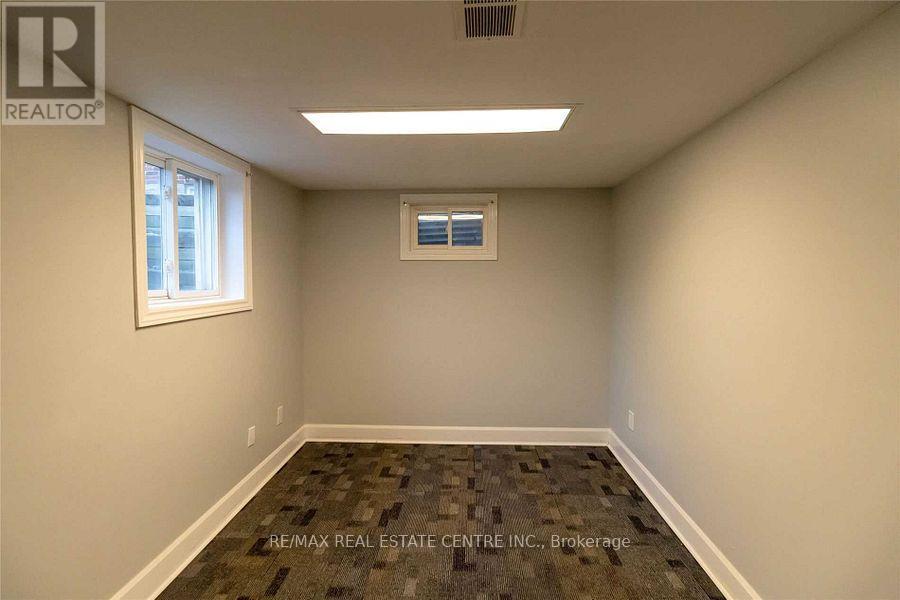27 Hollywood Street N, Hamilton, Ontario  L8S 3K7 - Photo 38 - X12140046