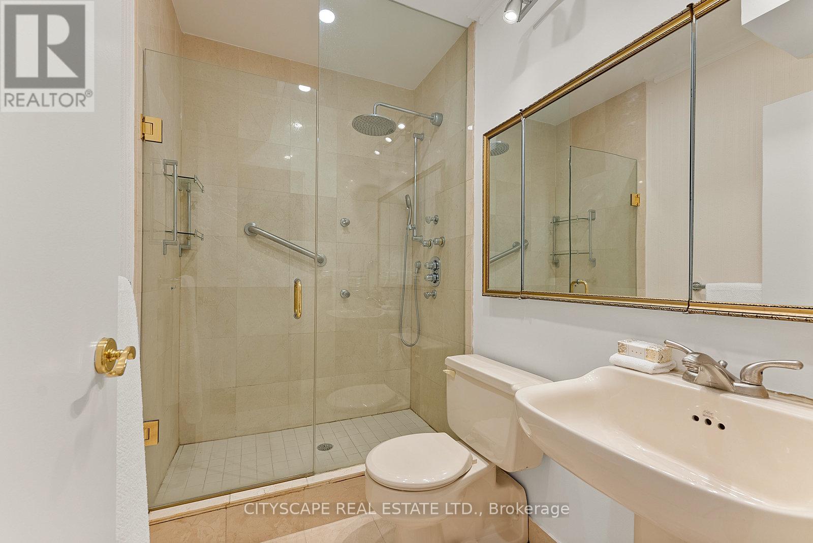3510 - 33 Harbour Square, Toronto, Ontario  M5J 2G2 - Photo 14 - C12140052