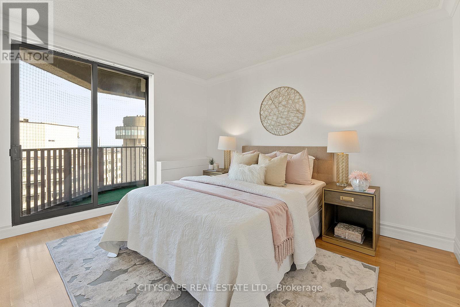 3510 - 33 Harbour Square, Toronto, Ontario  M5J 2G2 - Photo 17 - C12140052