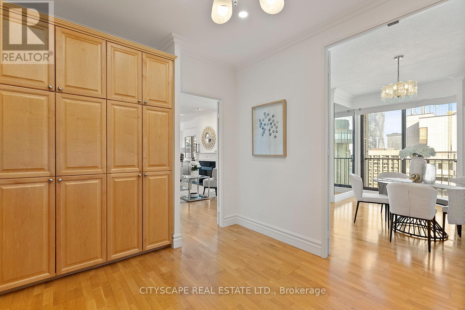 3510 - 33 Harbour Square, Toronto, Ontario  M5J 2G2 - Photo 6 - C12140052