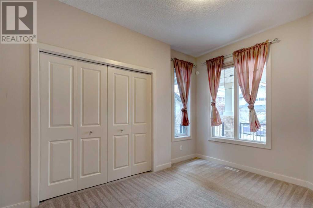Property at 520 Cresthaven Place SW image 5