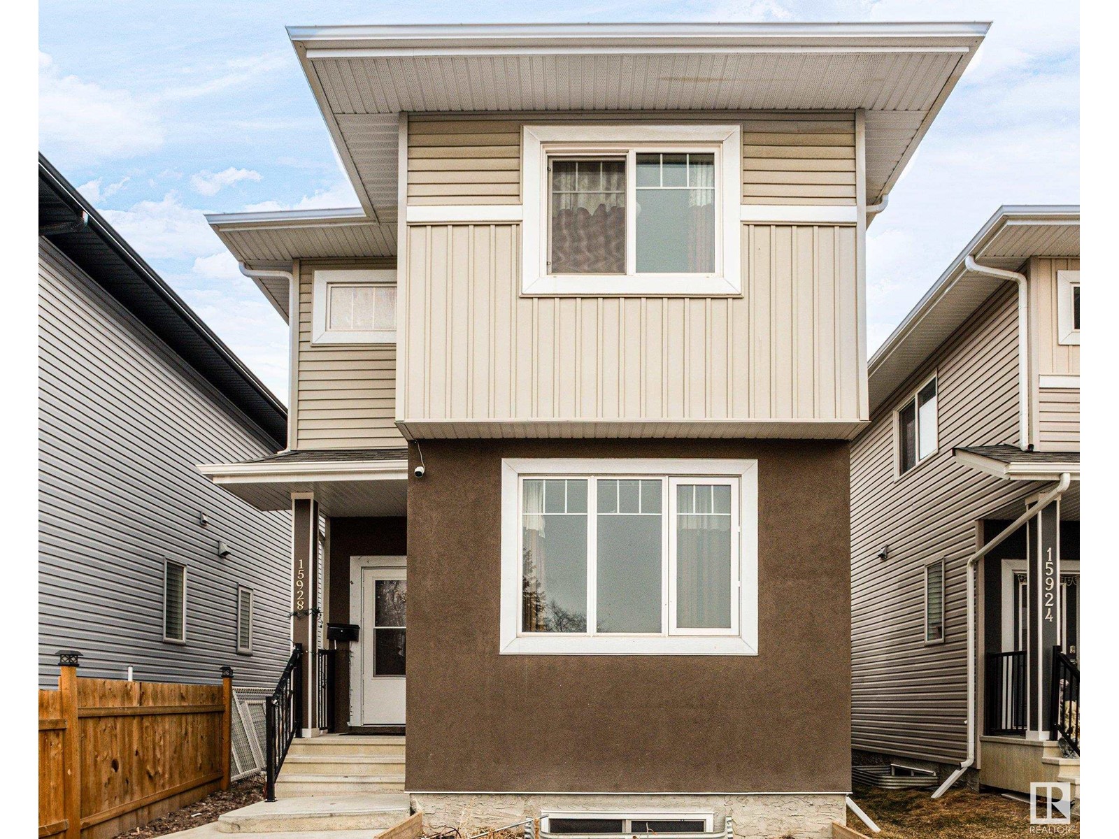 15928 100 Av Nw, Edmonton, Alberta  T5P 0L2 - Photo 1 - E4435843