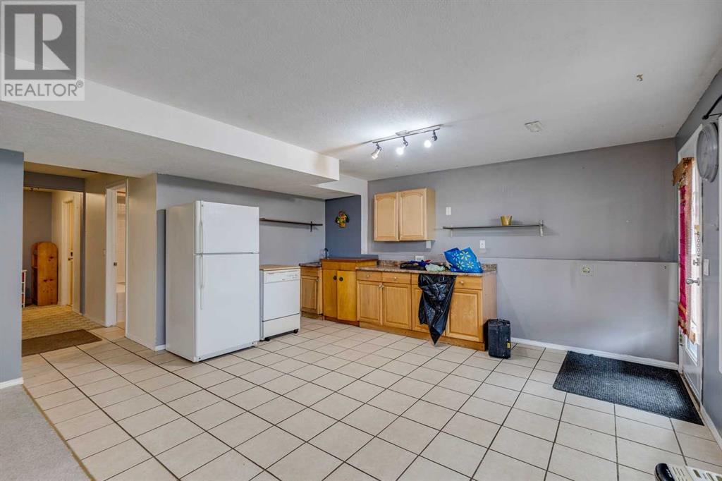 335 Hidden Creek Boulevard Nw, Calgary, Alberta  T3a 6l1 - Photo 31 - A2216891