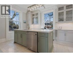 4 MURRAY Street W Vittoria