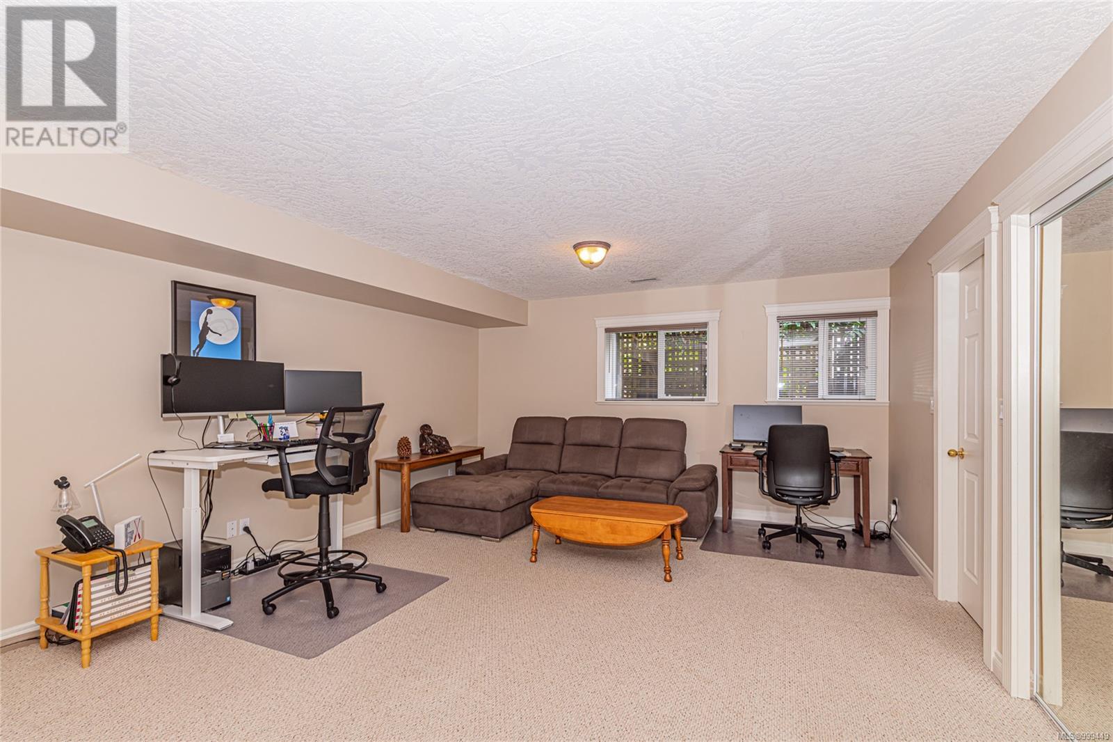 5300 Mynabird Lane, Saanich, British Columbia  V8Y 3H6 - Photo 36 - 999449