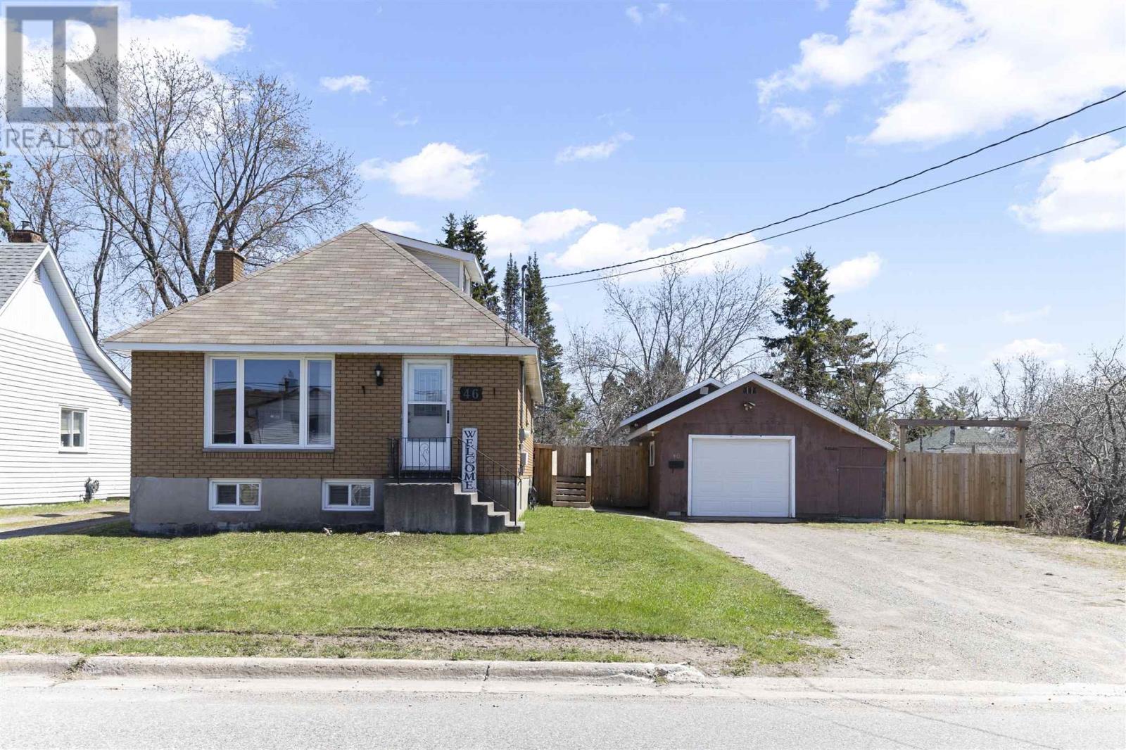 46 Elmwood Ave, Sault Ste. Marie, Ontario  P6B 4V8 - Photo 1 - SM251021