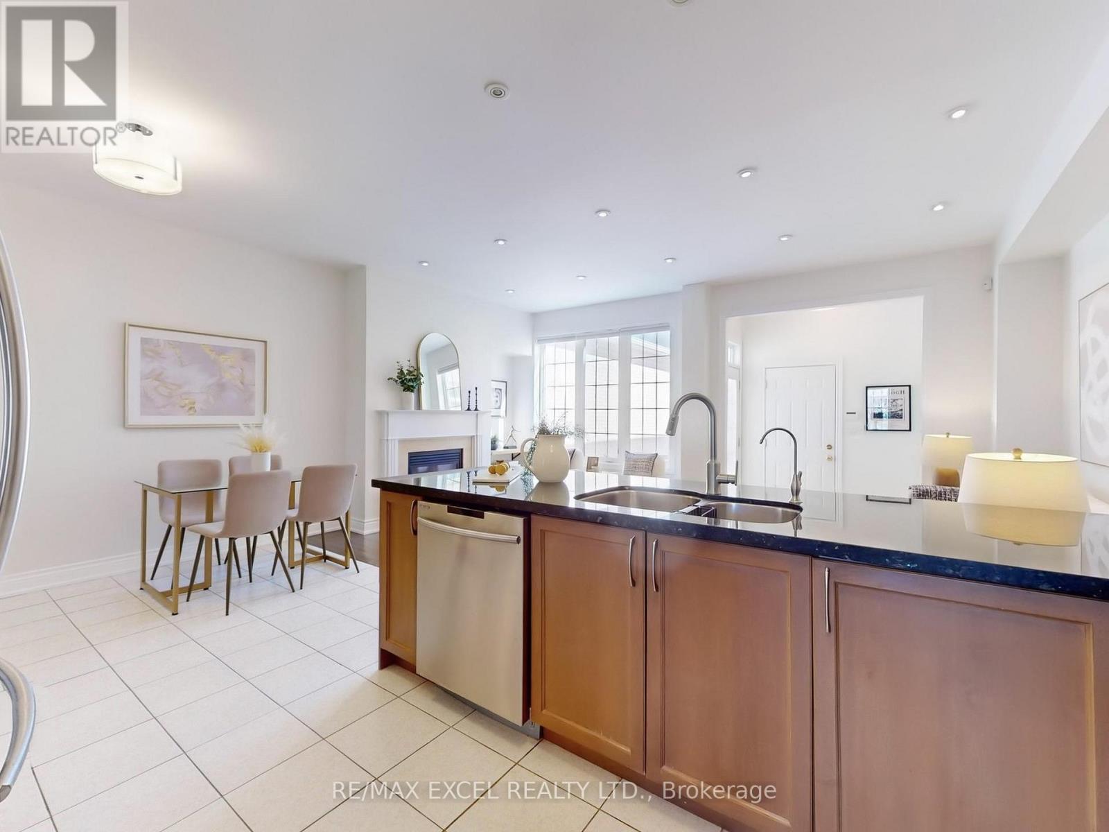 10327 Woodbine Avenue, Markham, Ontario  L6C 0J7 - Photo 8 - N12138824