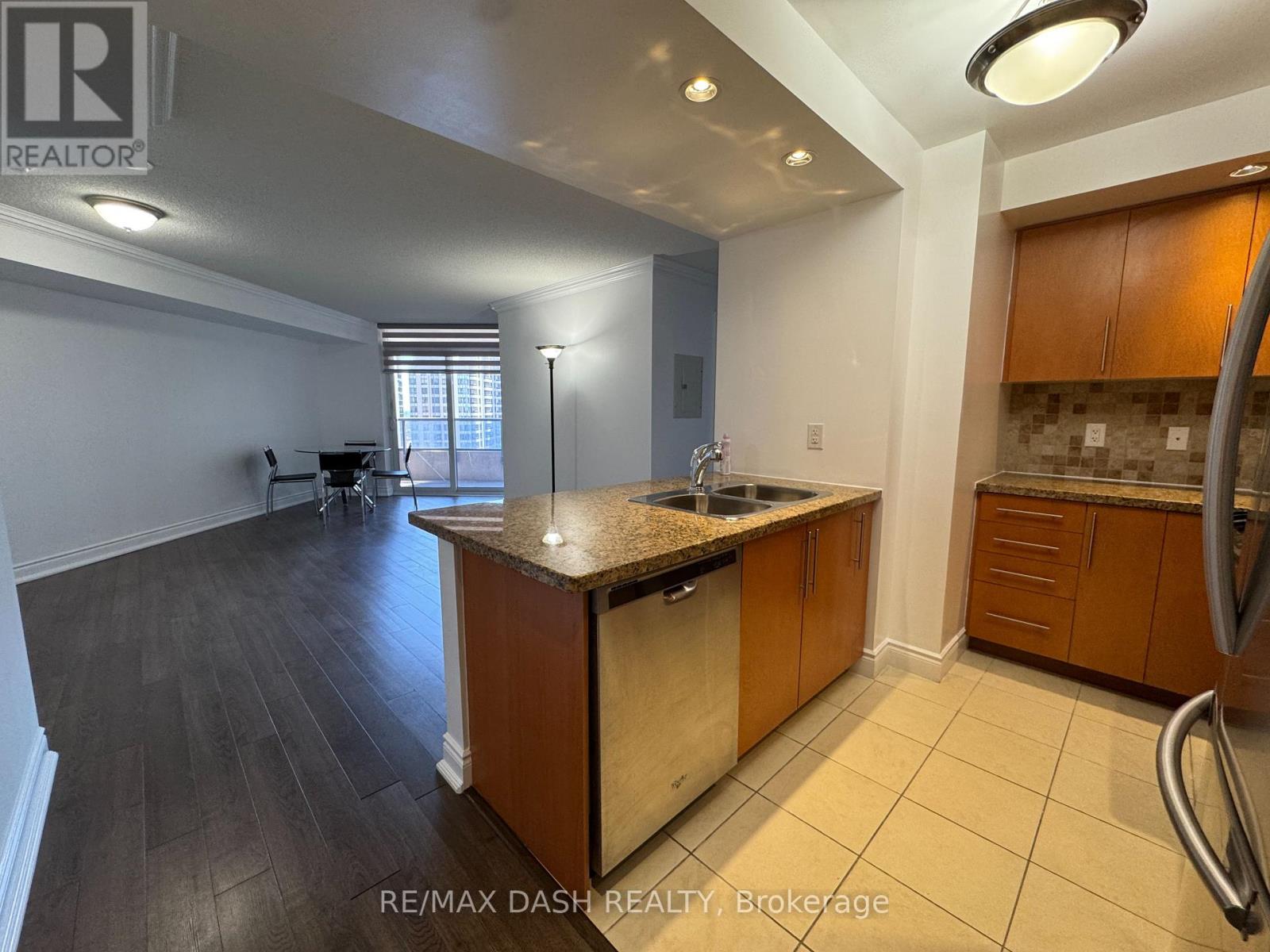 1724 - 500 Doris Avenue, Toronto, Ontario  M2N 0C1 - Photo 3 - C12140092