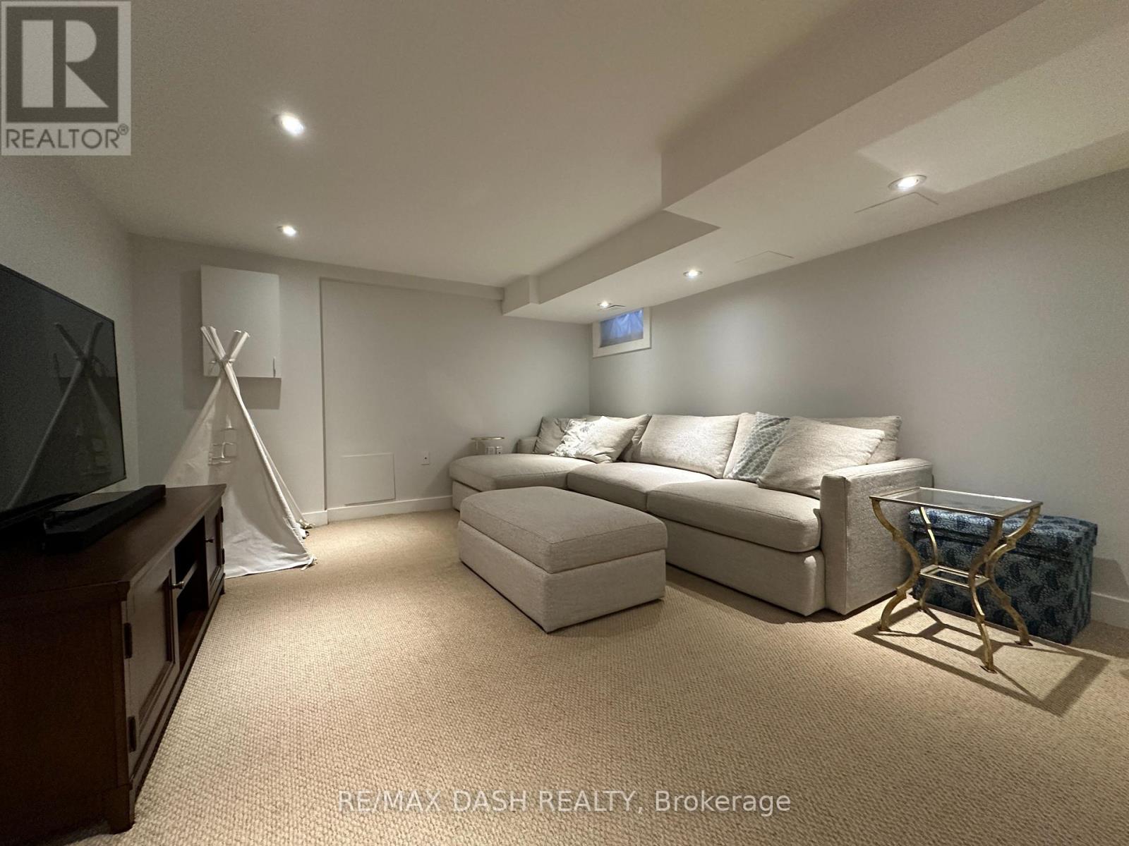 24 Berkshire Avenue, Toronto, Ontario  M4M 2Z6 - Photo 37 - E12140090