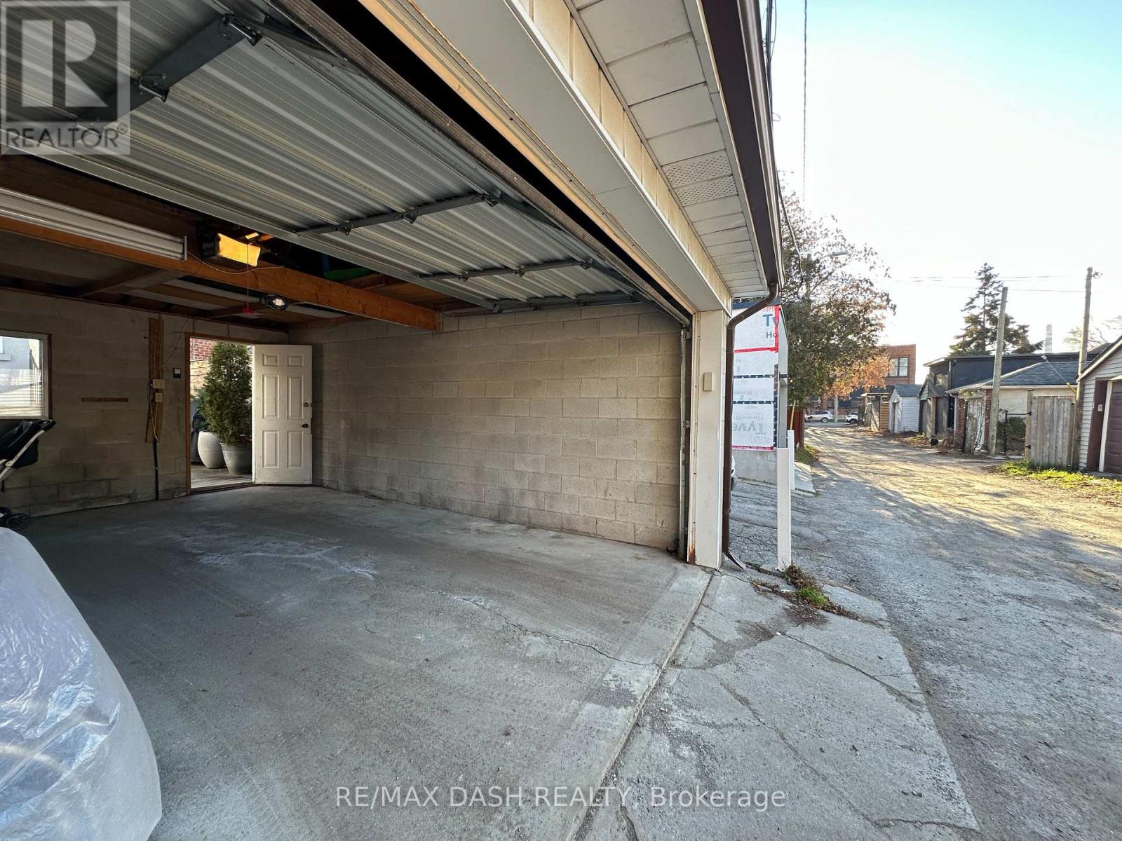 24 Berkshire Avenue, Toronto, Ontario  M4M 2Z6 - Photo 50 - E12140090