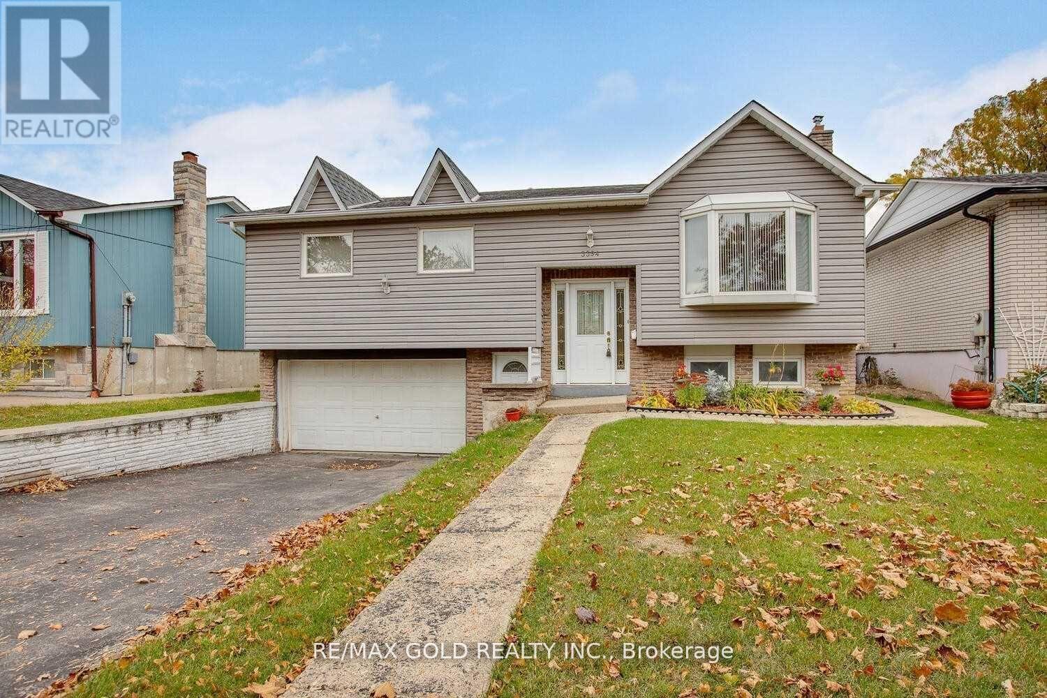 3394 Dwiggin Avenue, Mississauga, Ontario  L4T 3J2 - Photo 4 - W12140084