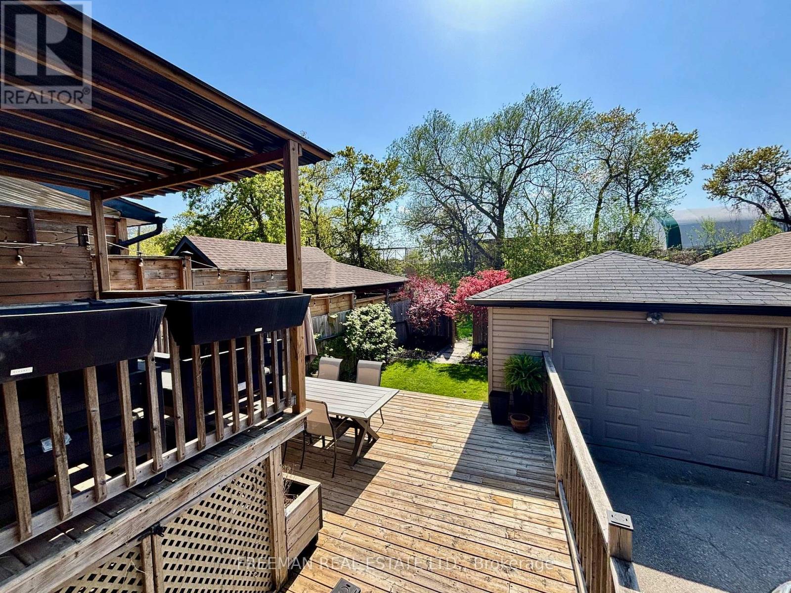 14 Hilldale Road, Toronto (Rockcliffe-Smythe), Ontario  M6N 3Y2 - Photo 38 - W12137474