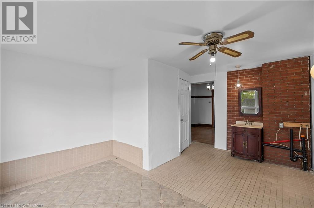 215 London Street S, Hamilton, Ontario  L8K 2H1 - Photo 22 - 40724264