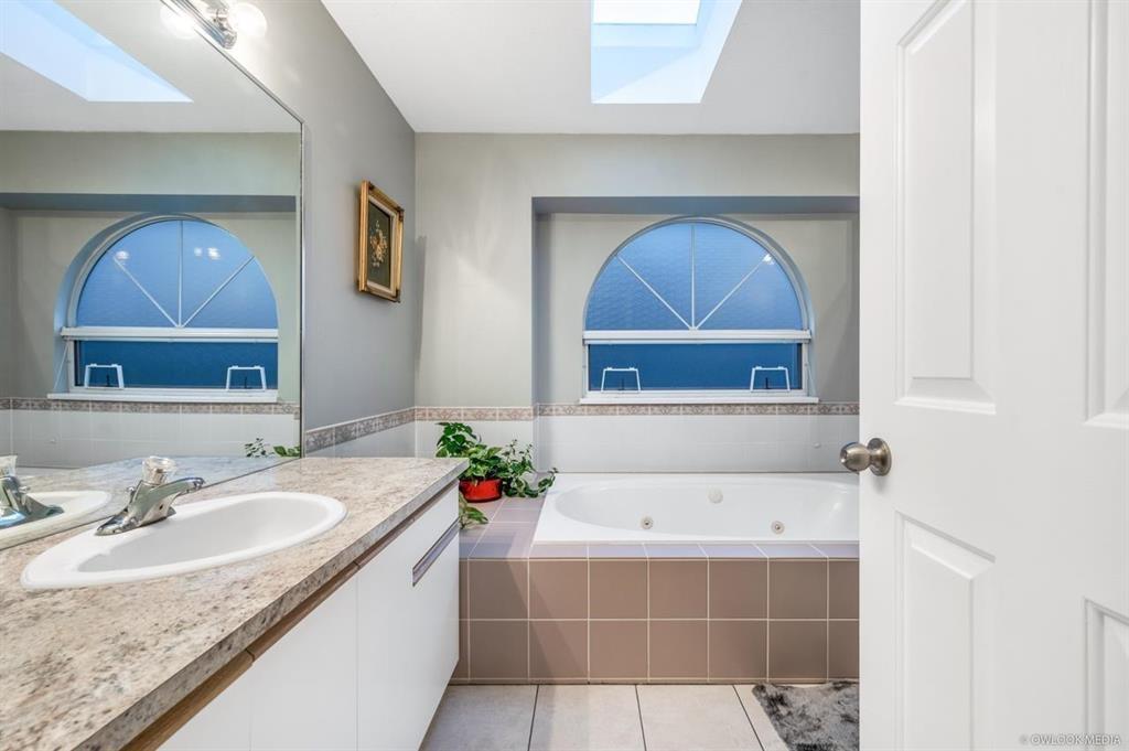 6077 W Boundary Drive, Surrey, British Columbia  V3X 2A7 - Photo 12 - R2998656