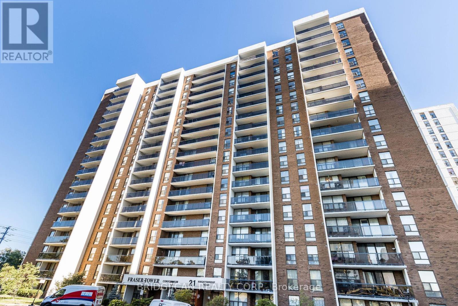 602 - 21 Knightsbridge Road, Brampton (Queen Street Corridor), Ontario  L6T 3Y1 - Photo 4 - W12140105