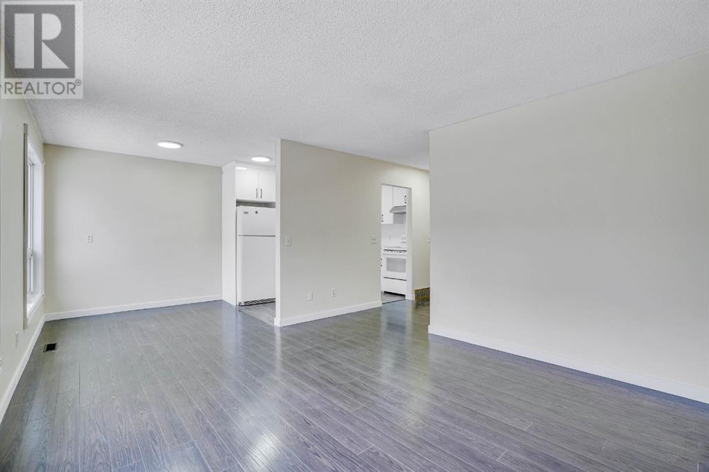 3740 44 Avenue Ne, Calgary, Alberta  T1Y 5V8 - Photo 8 - A2207432