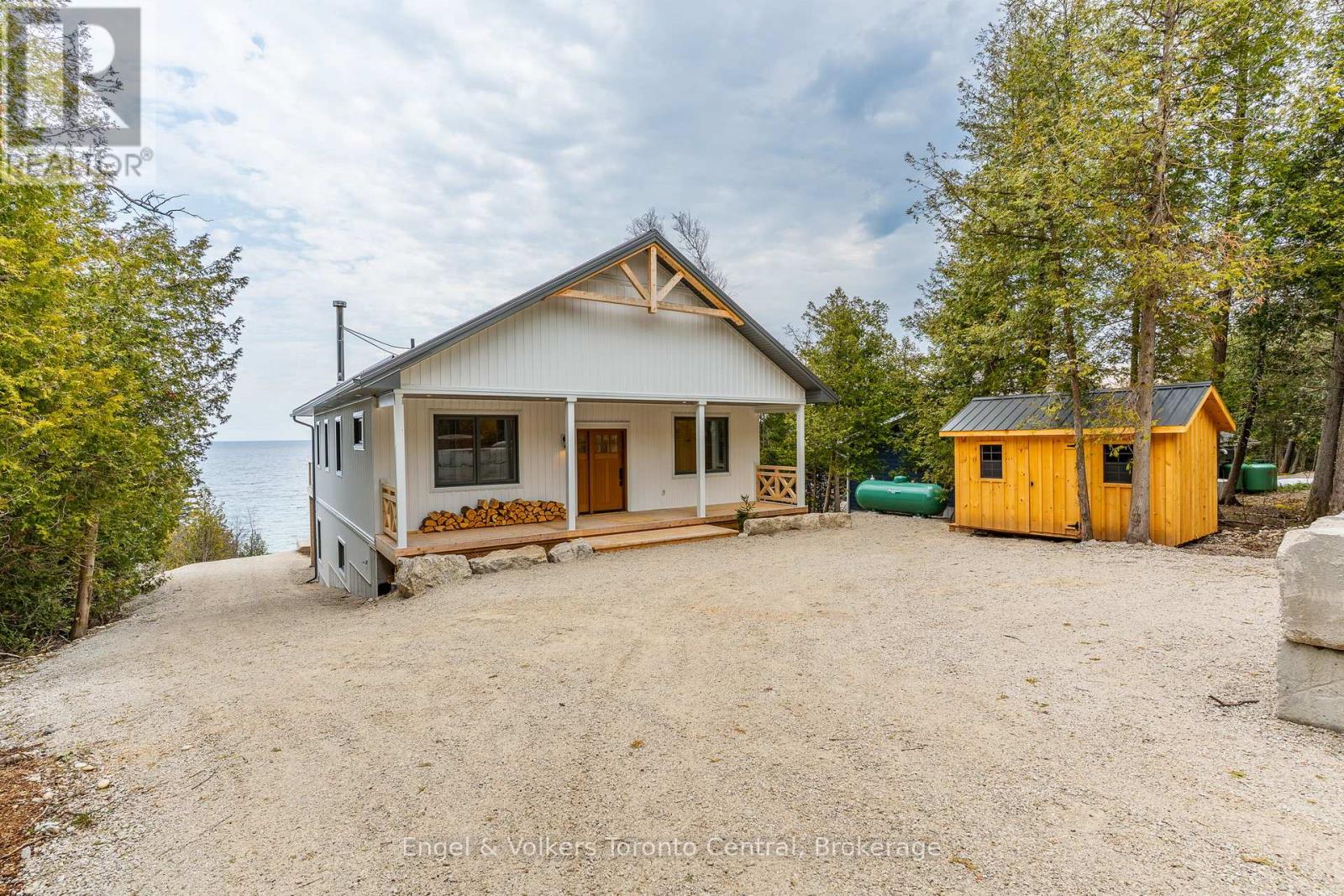 256 Cape Chin N Shore Road, Northern Bruce Peninsula, Ontario  N0H 1W0 - Photo 3 - X12114053