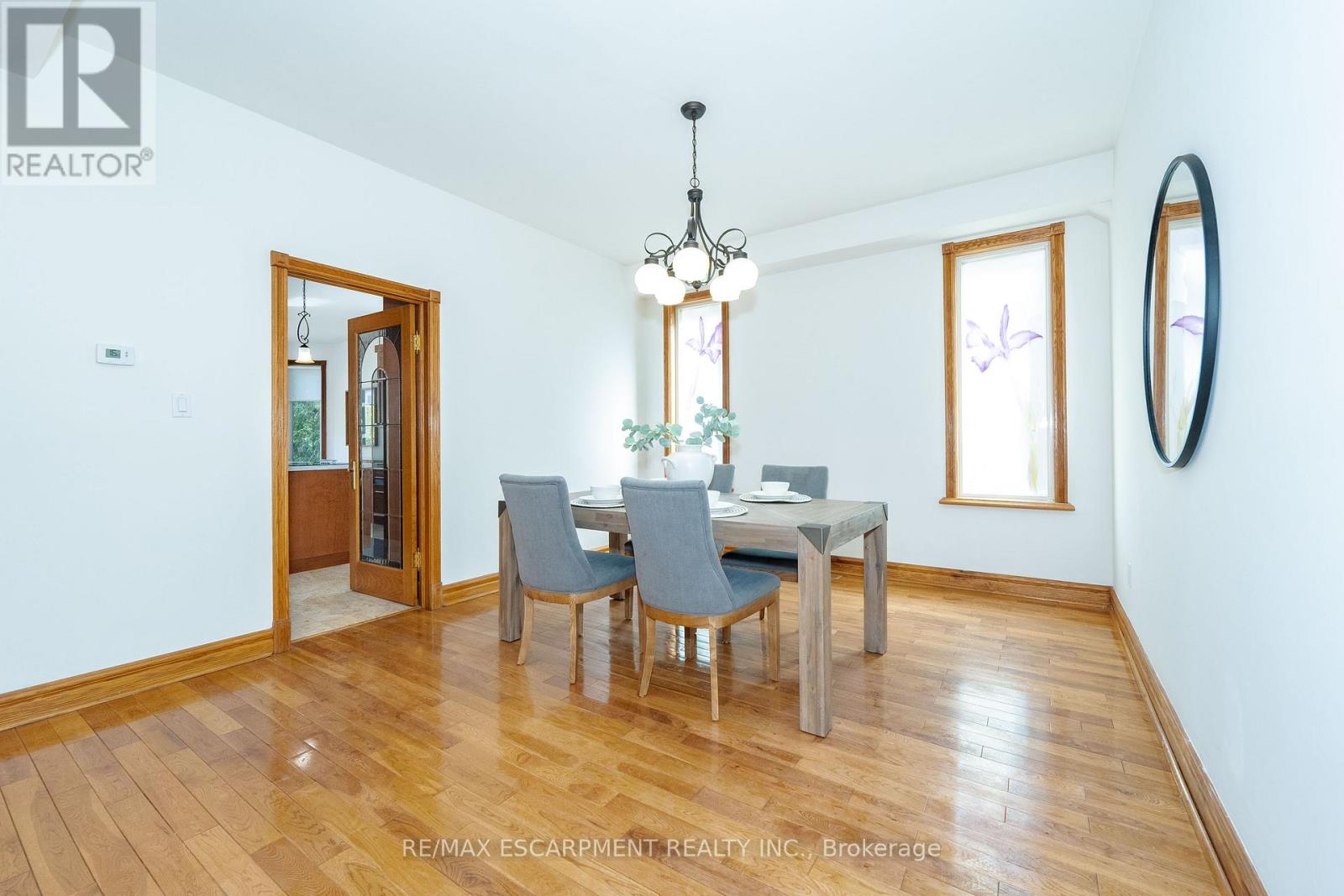 122 Arten Avenue, Richmond Hill, Ontario  L4C 9Y3 - Photo 8 - N12095445