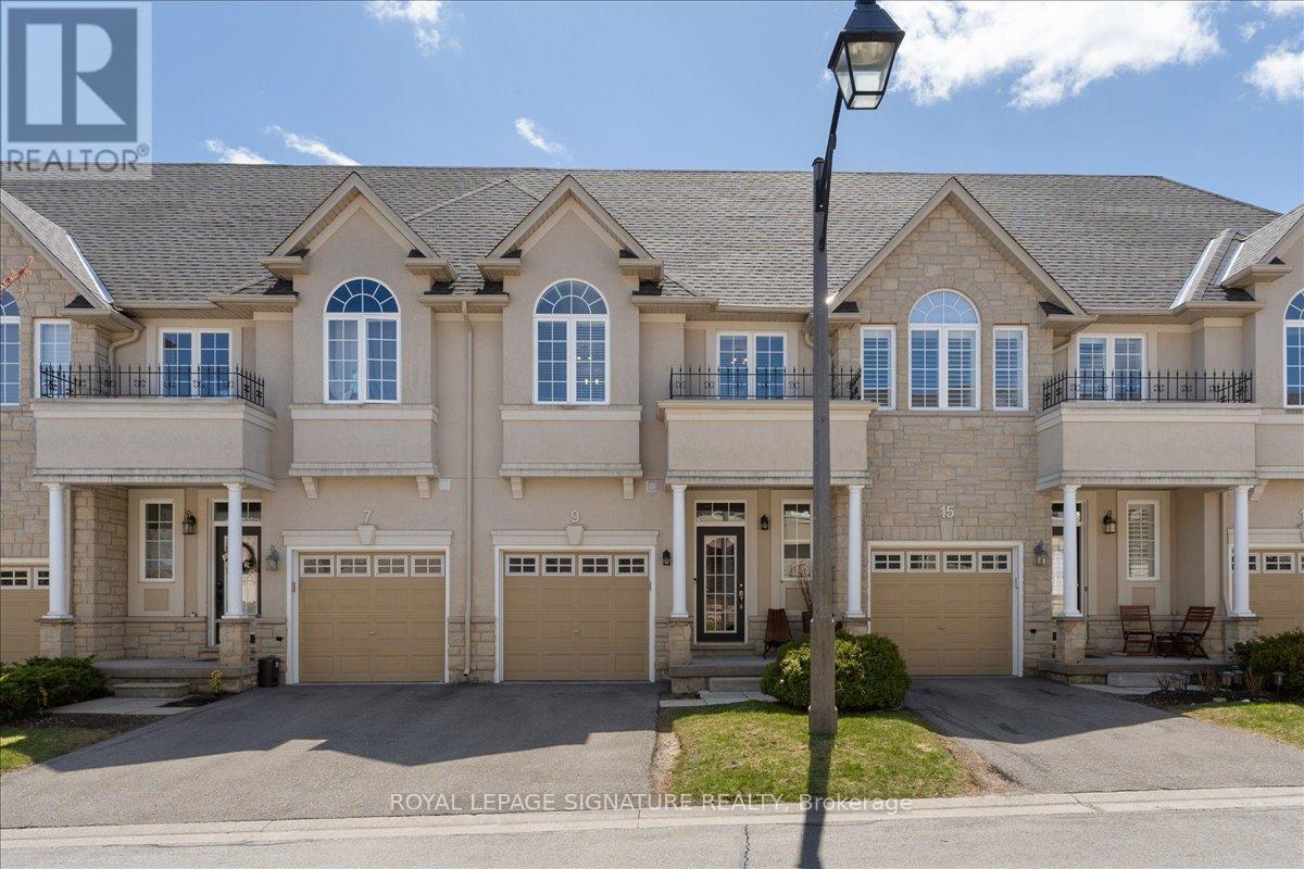 Property at 9 FOREST VALLEY CRESCENT image 1