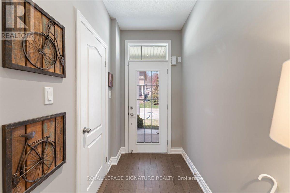 Property at 9 FOREST VALLEY CRESCENT image 3