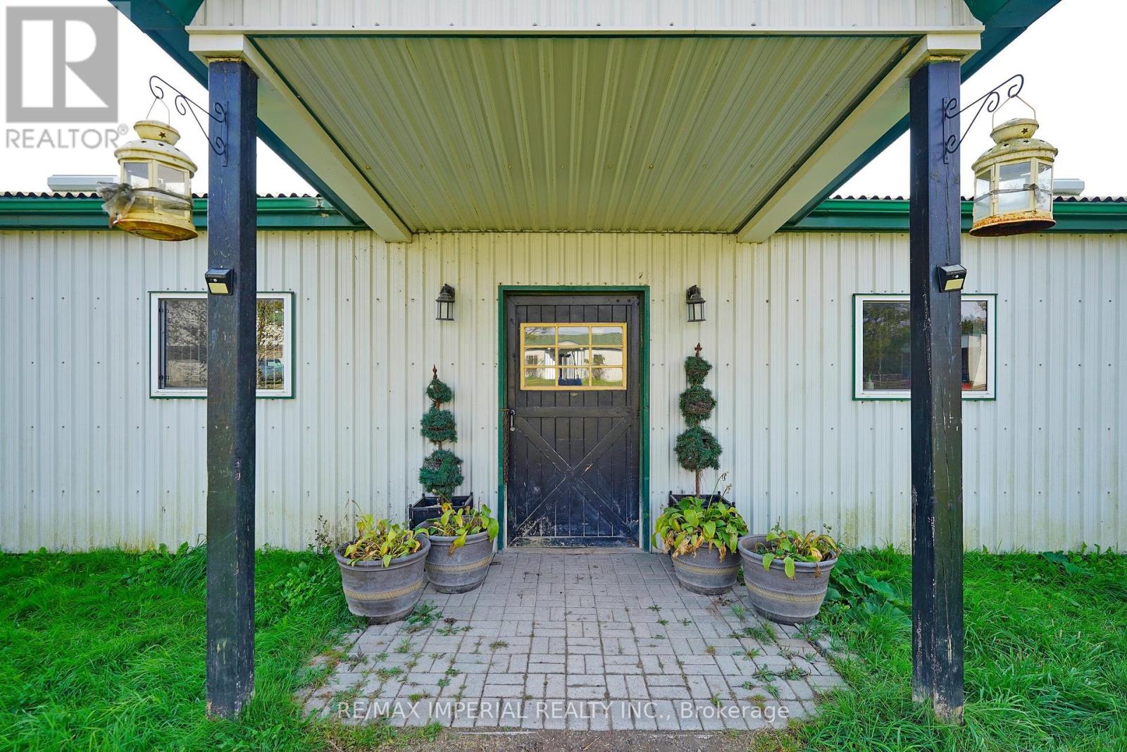 18054 Warden Avenue, East Gwillimbury, Ontario  L0G 1V0 - Photo 15 - N12140117