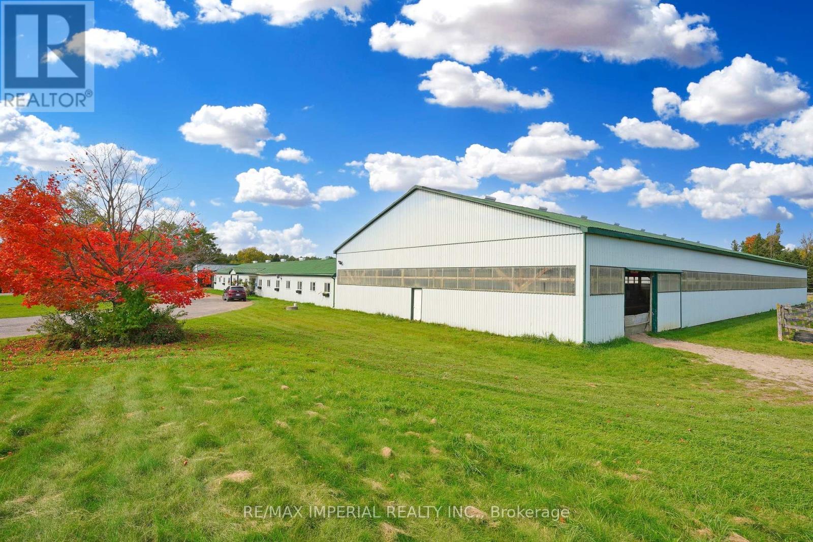18054 Warden Avenue, East Gwillimbury, Ontario  L0G 1V0 - Photo 6 - N12140117