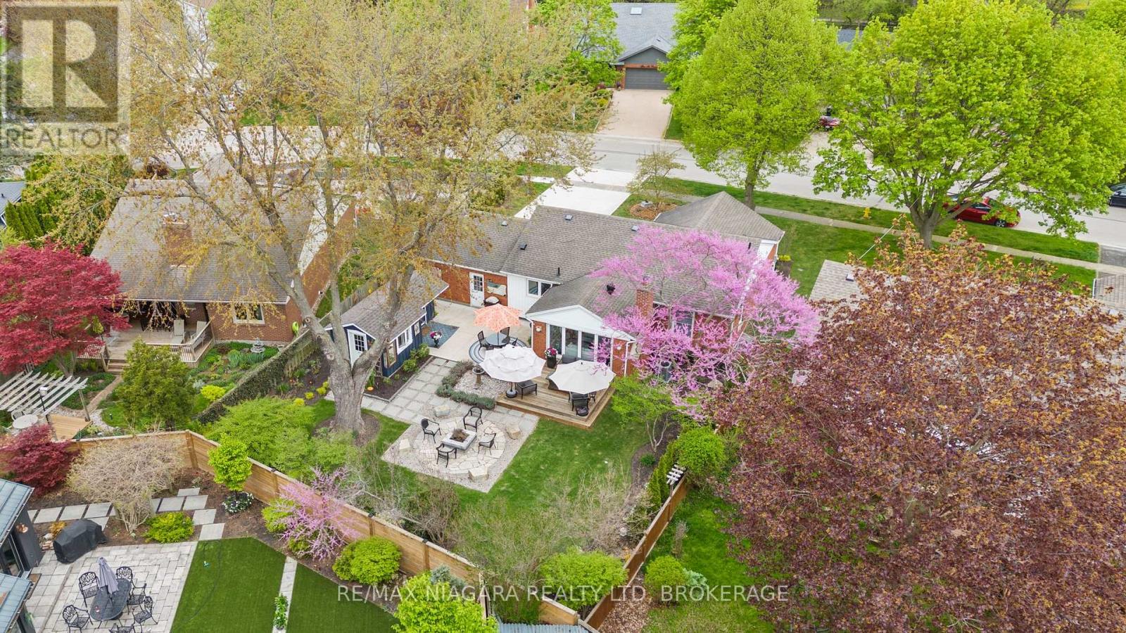 Property at 6 THE PROMENADE image 4