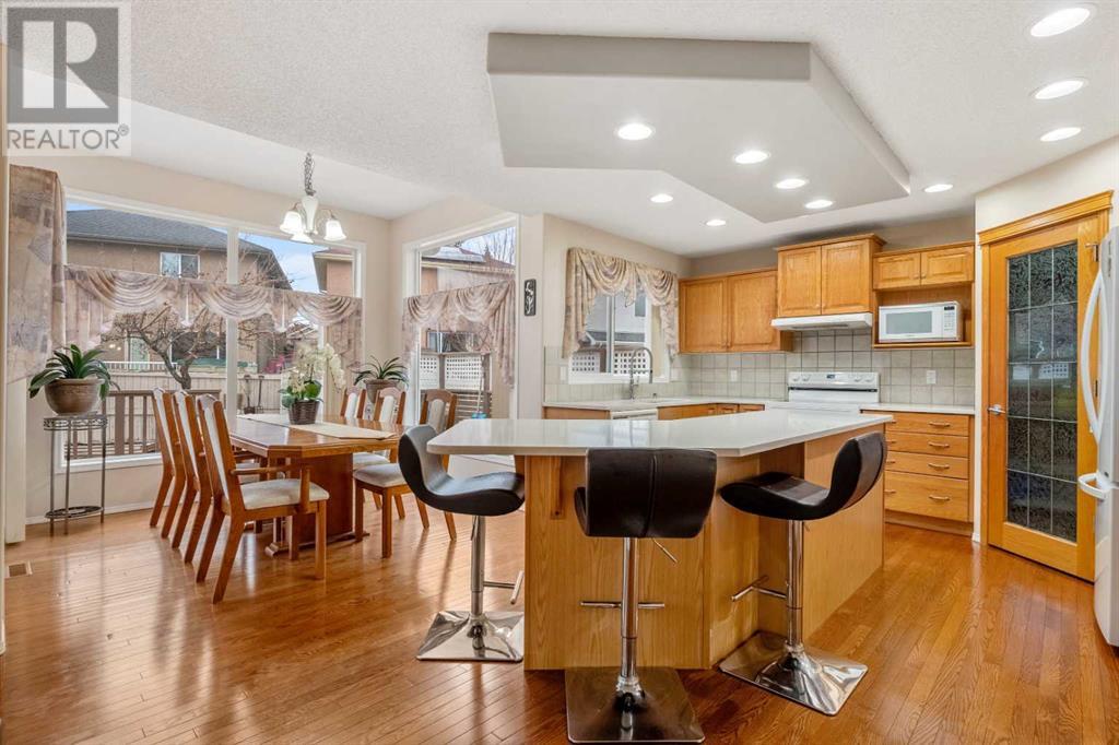 Property at 226 Everwillow Close SW image 5