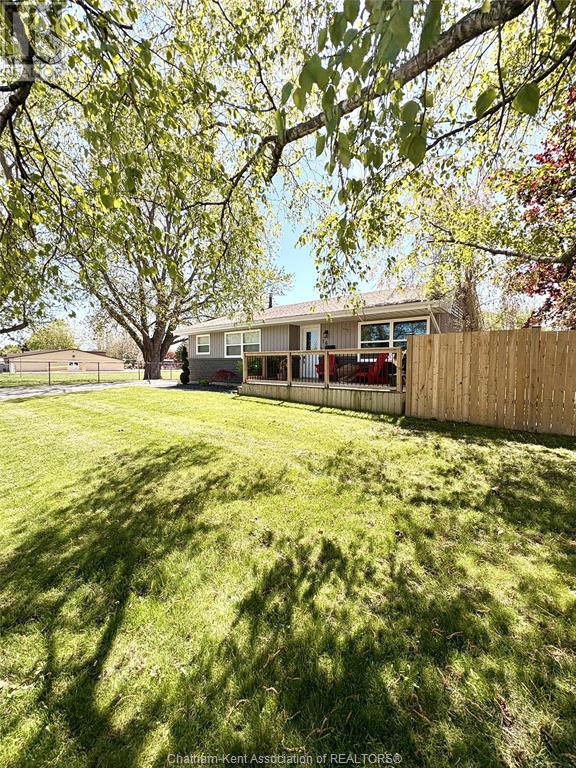 Property at 16 Lawrence AVENUE image 2