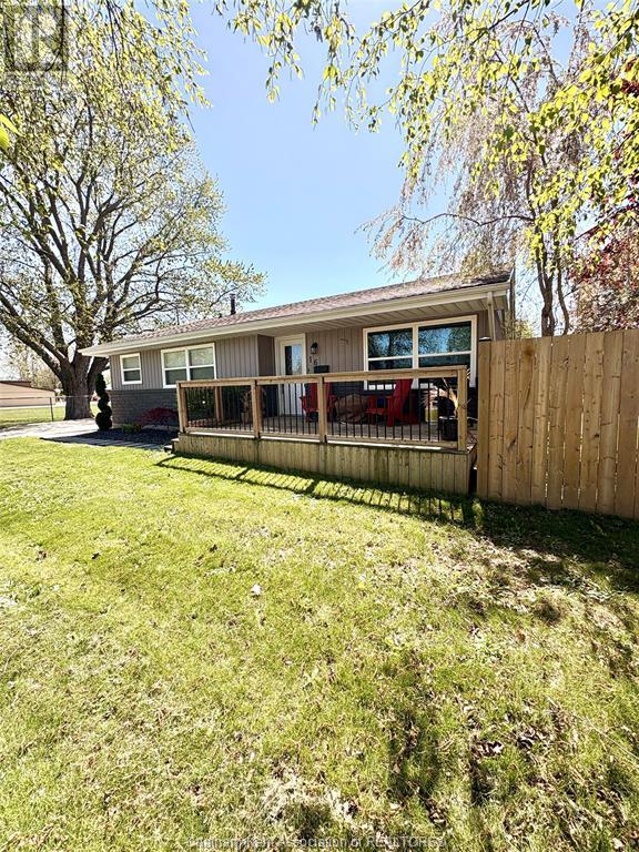 Property at 16 Lawrence AVENUE image 4